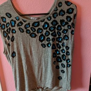 grey sleeveless top